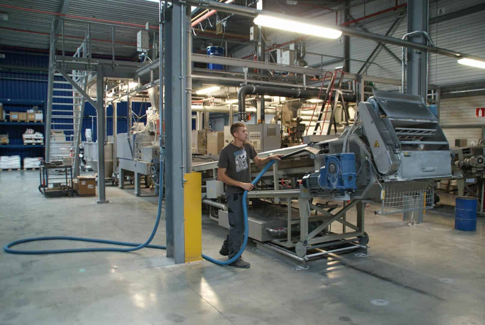 From Manufacturing to Healthcare: How Compressors and Vacuum Technology Drive Various Industries