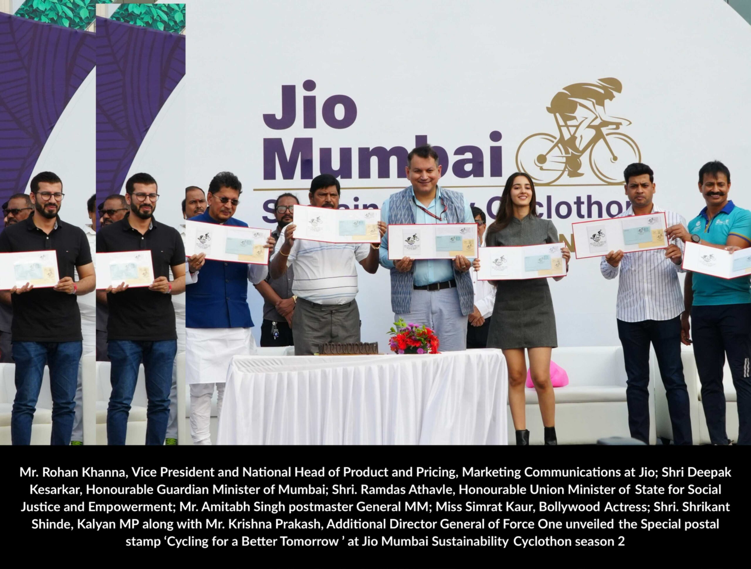 Deepak Kesarkar, Mumbai’s Guardian Minister, Ramdas Athawale and Shrikant Shinde announce Thane-Mumbai cycling lane at Jio Mumbai Cyclothon