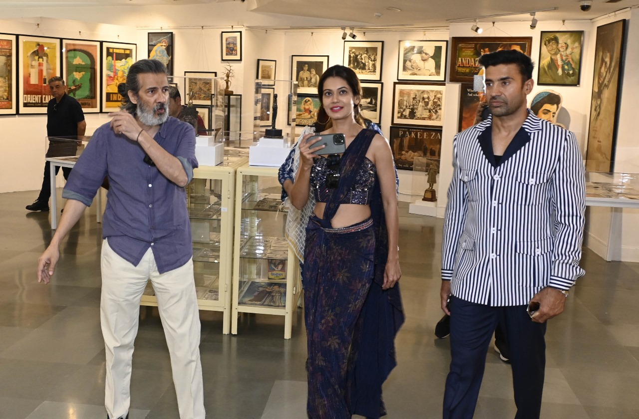 Exploring India’s Cultural Tapestry: Sangram Singh and Payal Rohatgi Marvel at Tuli Research Centre for India Studies’ Exhibition