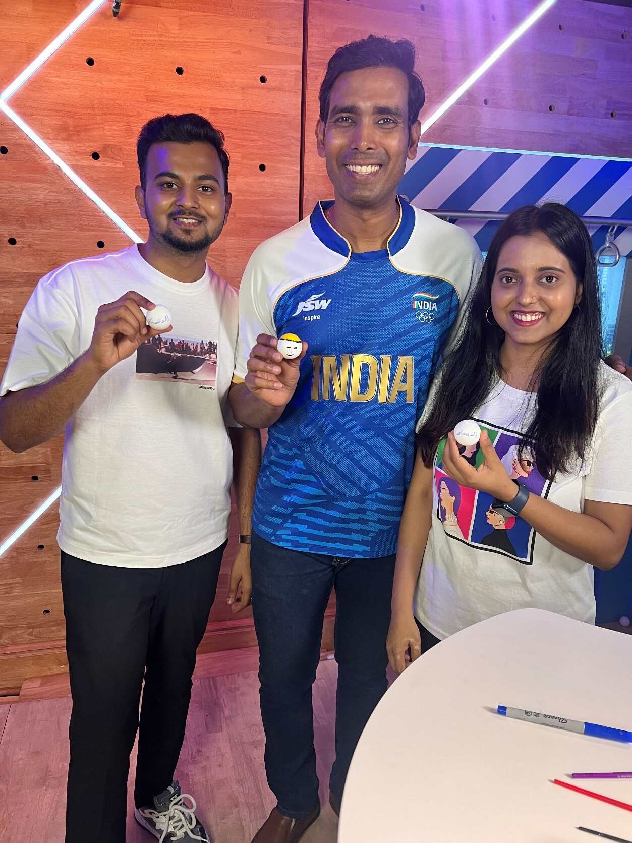 Paris 2024 Olympics flag bearer Sharath Kamal tries his hand at painting with Bihar’s first YouTuber, Artkala