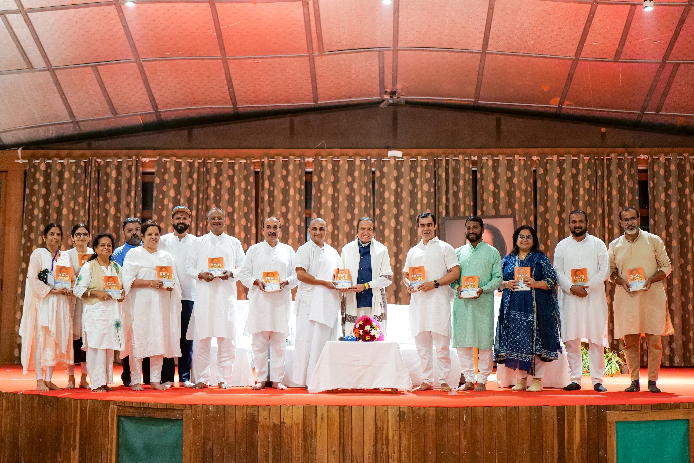 Dr. Dinesh Shahra’s Inspiring Visit to Pune’s Art of Living Triveni Ashram: A Tribute to Spirituality and Service