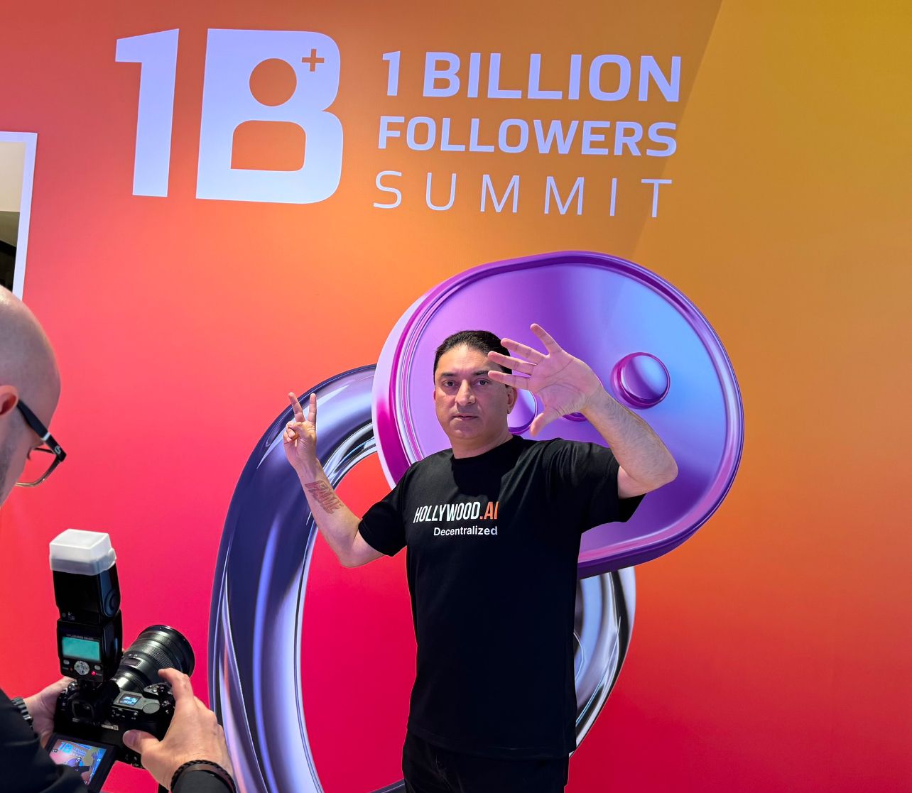 FAME KINGSheeraz Hasan Continues to Dominate at 1 Billion Followers Summit, as UAE Cements Its Status in the Global Creator Economy