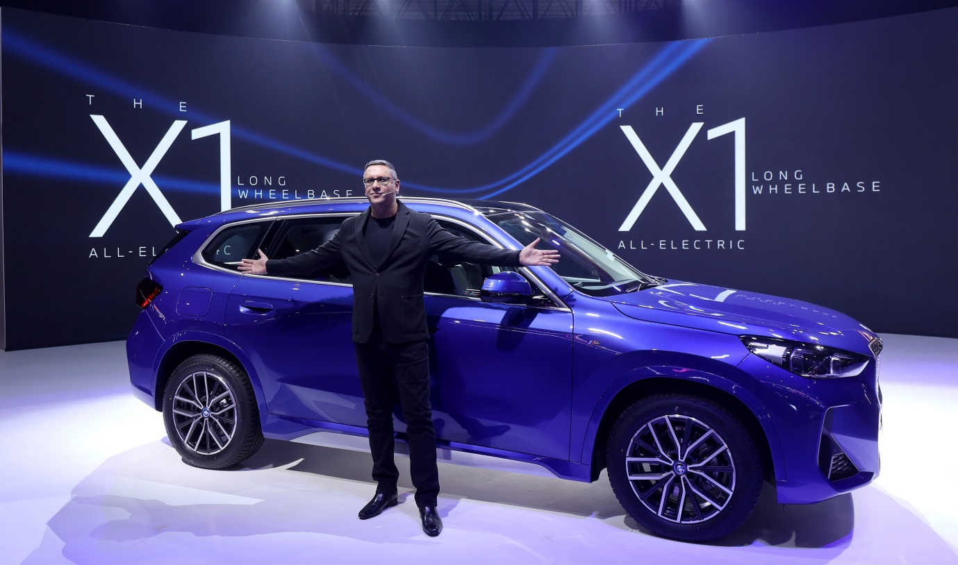 The ‘Made in India’ first-ever BMW X1 Long Wheelbase All Electric debuts in India.