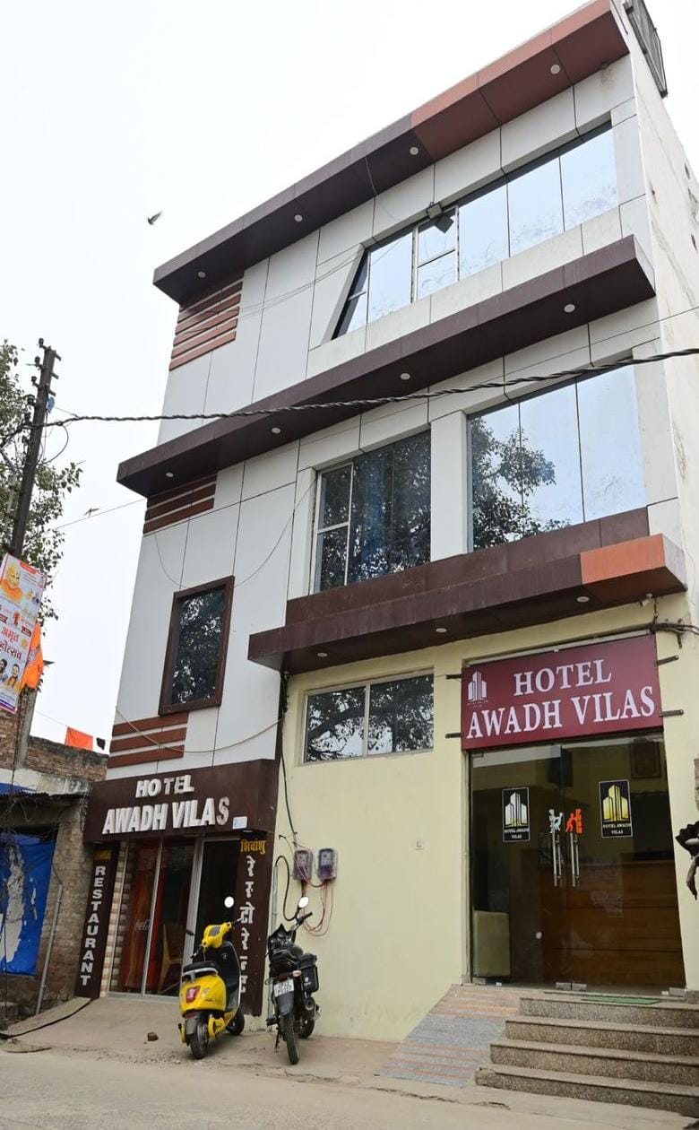 Hotel Awadh Vilas: Your Ideal Family Stay Near Ayodhya’s Sacred Landmarks and Heritage.