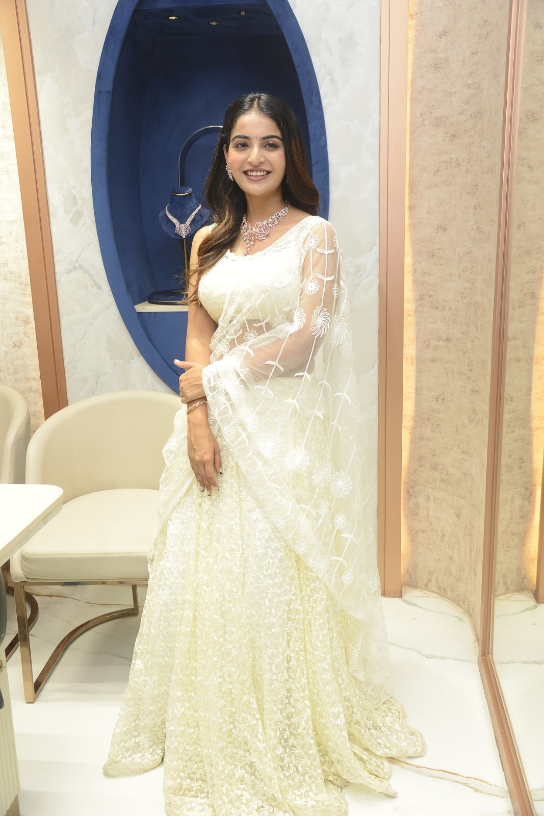 “Actress Ananya Nagalla Shines at Visista Jewellers’ Spectacular Bumper Draw Event!”