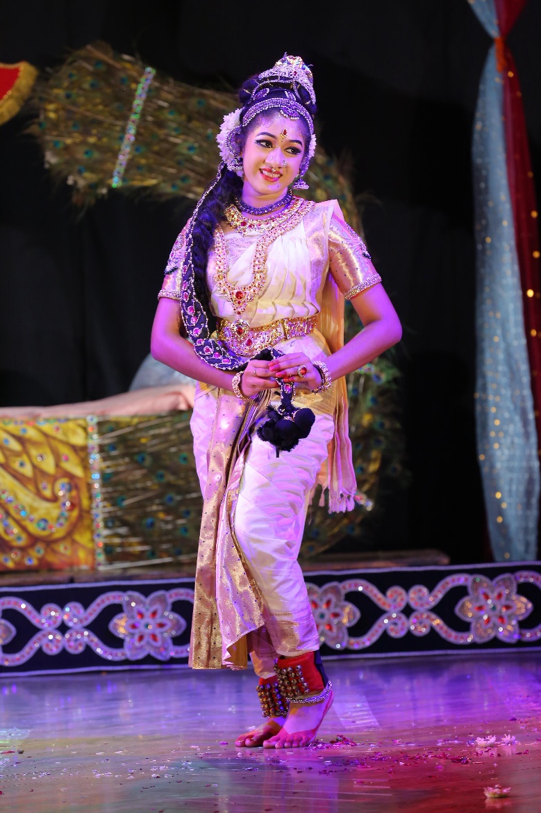 Akshara Devalla–Youngest Kuchipudi Artist in history to perform the full-length Bhamakalapam (Nrityarupakam)