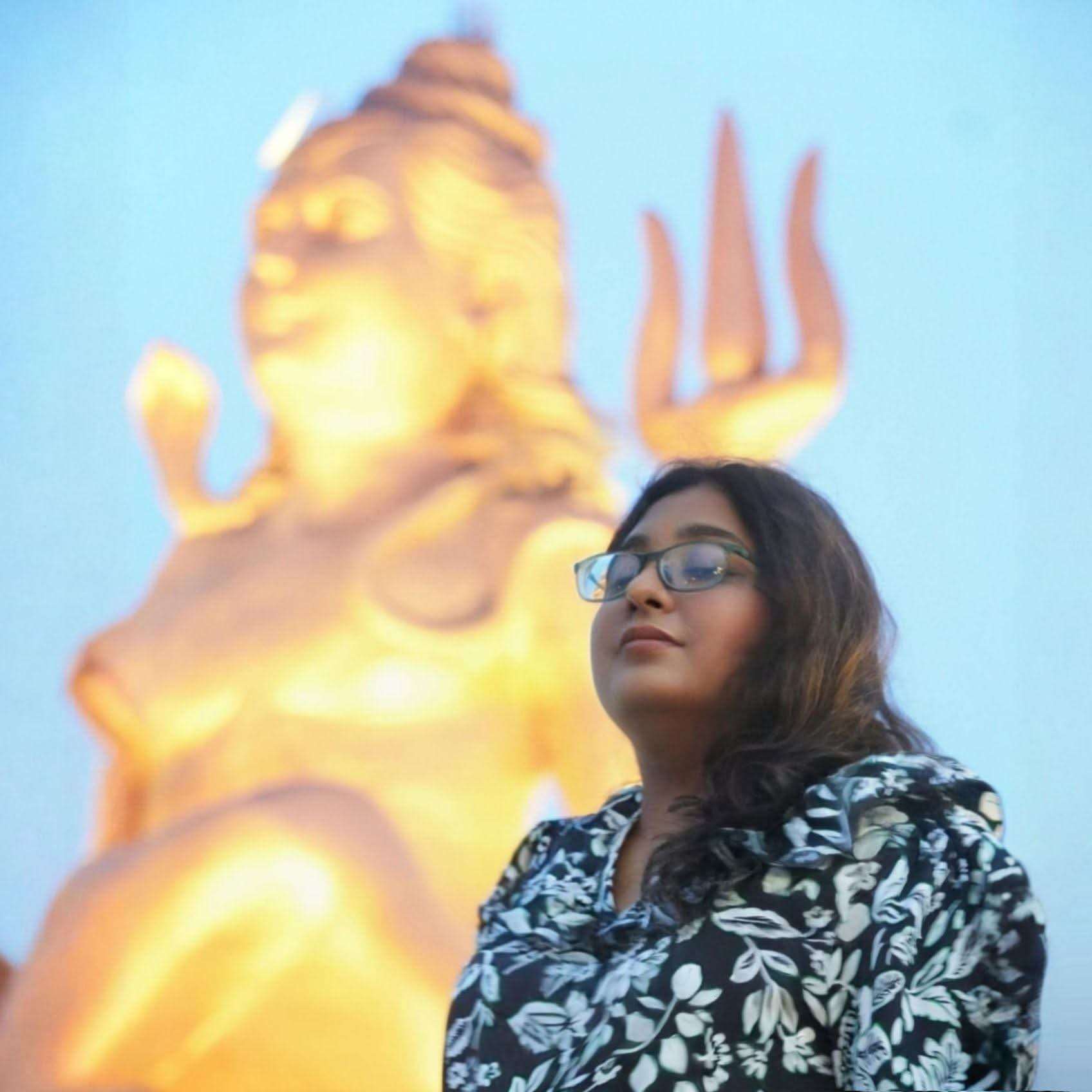 Influencer Vidushi Malpani Publishes Her First Solo Book “Bhavnao Ki Khamosh Nadi”: A Soulful Journey from Pain to Poetry