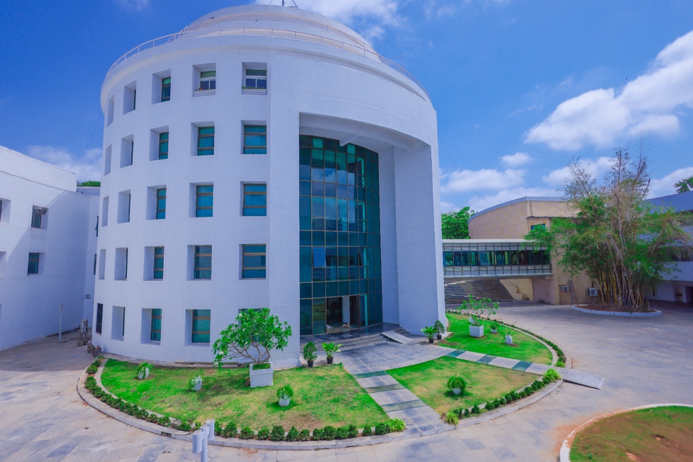 Whistling Woods Intl Partners with Greenlance Energy to Power Filmcity Campus with Solar, Aiming for Net-Zero Transition