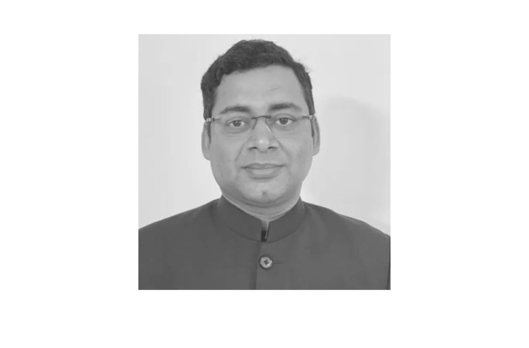 Eminent Supreme Court Lawyer Devesh Tripathi  receives Honorary Doctorate from University of California .