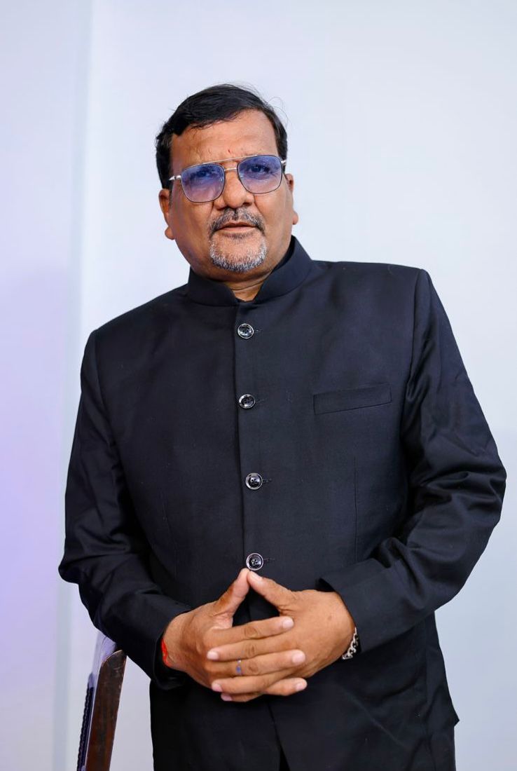 Piyush Goel: The Mirror Image Man of India Turned Handwriting into History.