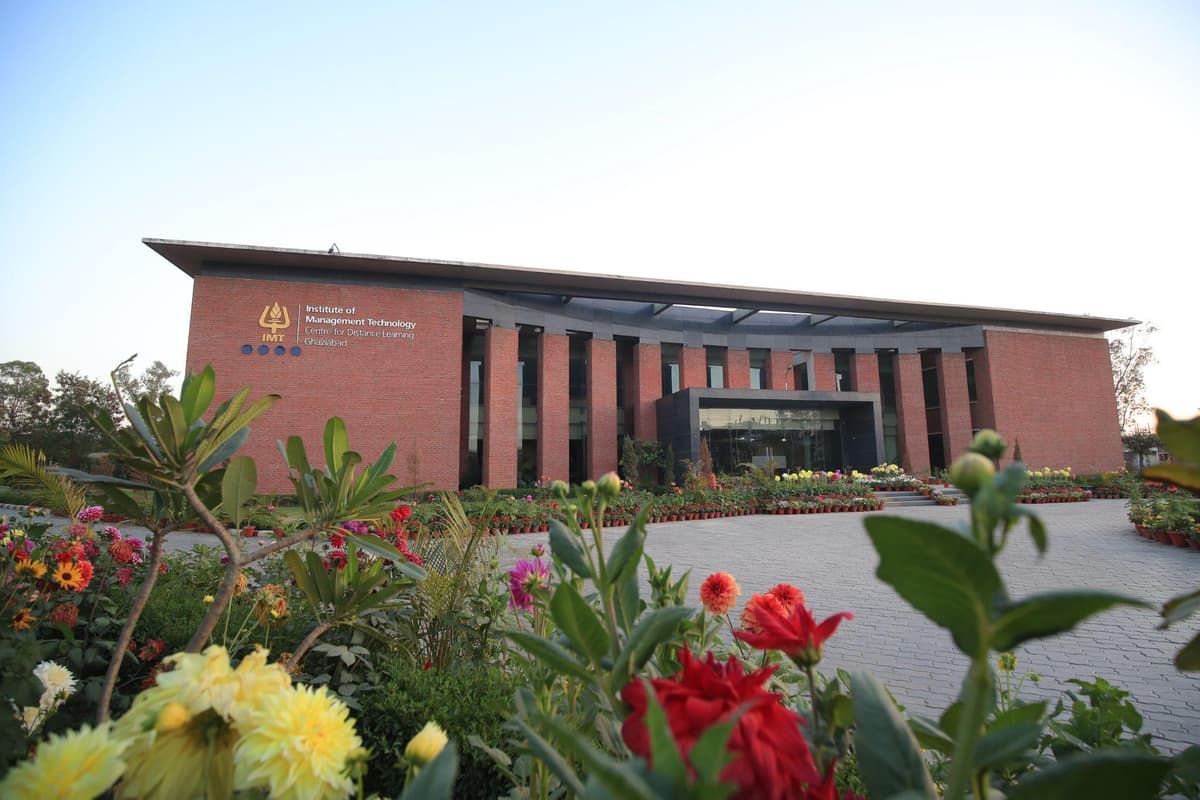 IMT CDL Ghaziabad Celebrates Concluding Ceremony 2025 for Its Graduating Batch with Industry Stalwarts and Academic Leadership